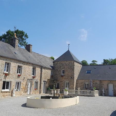 Domaine De La Tour Carree - 3 Chambres Benoitville Exterior foto